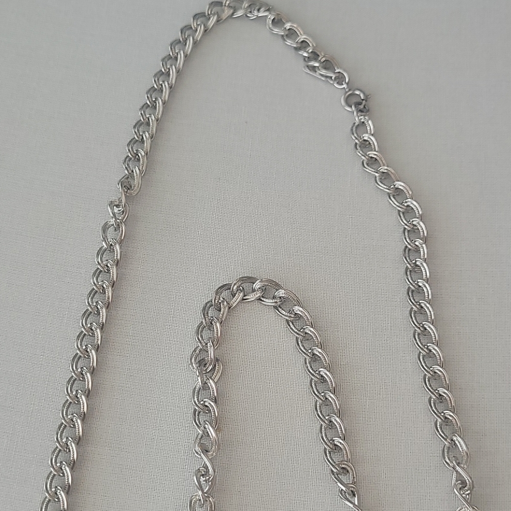 Necklace - Picture 3 of 3